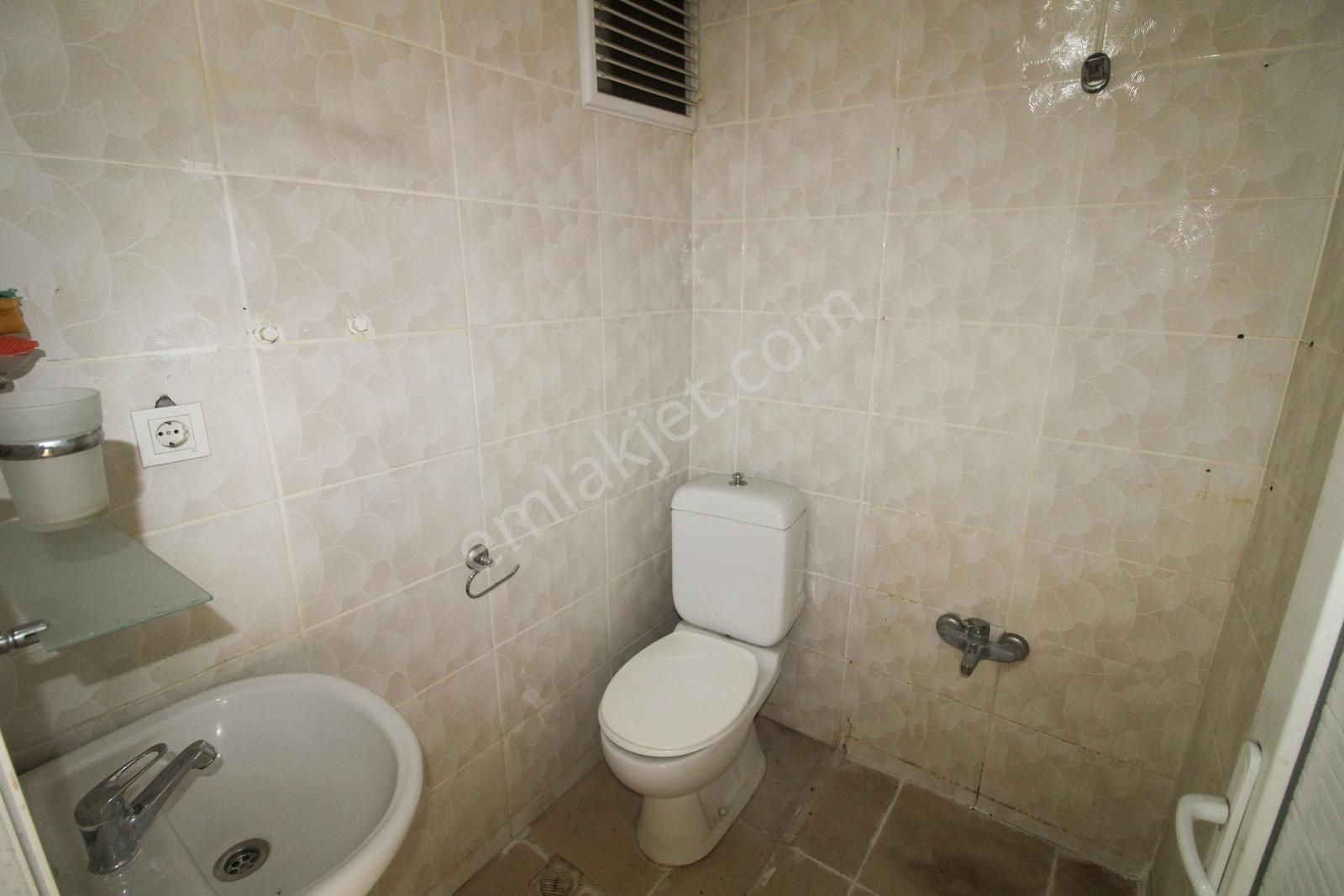Bahçelievler'de Ayrı Tuvalet Ve Mutfaklı Kiralık Dükan - Görsel 9