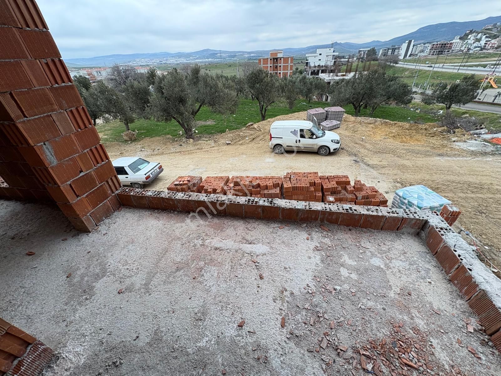 Adliyenin Karşısında 1+1 Satılık Geniş Ferah Aydınlık Daire - Görsel 10