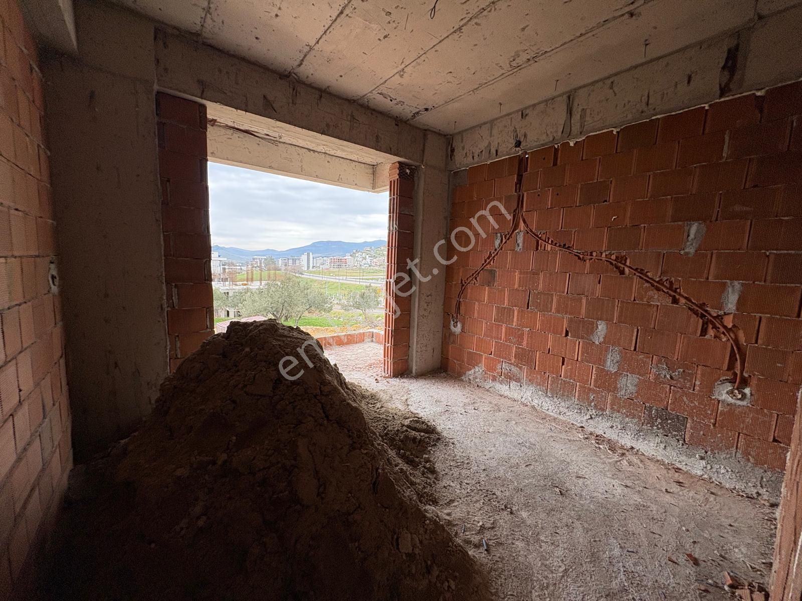 Adliyenin Karşısında 1+1 Satılık Geniş Ferah Aydınlık Daire - Görsel 12