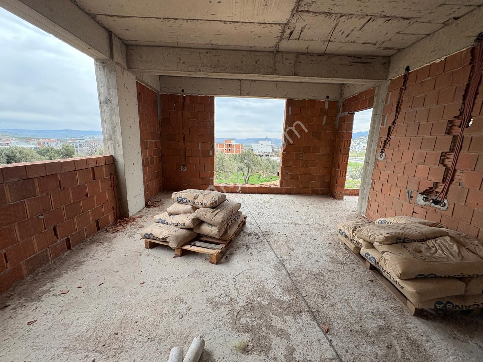 Adliyenin Karşısında 1+1 Satılık Geniş Ferah Aydınlık Daire - Görsel 6