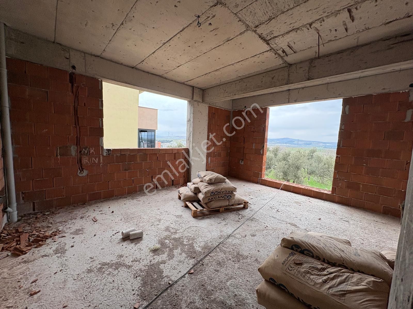 Adliyenin Karşısında 1+1 Satılık Geniş Ferah Aydınlık Daire - Görsel 5