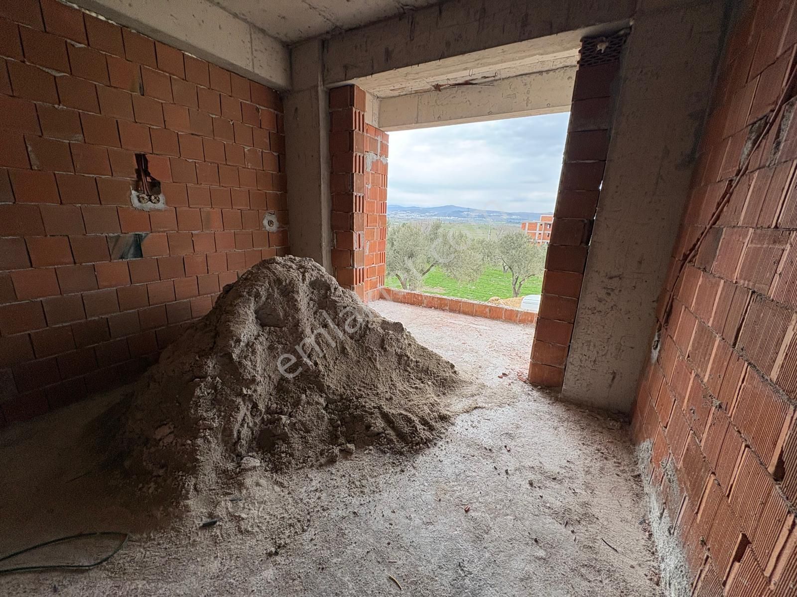 Adliyenin Karşısında 1+1 Satılık Geniş Ferah Aydınlık Daire - Görsel 9