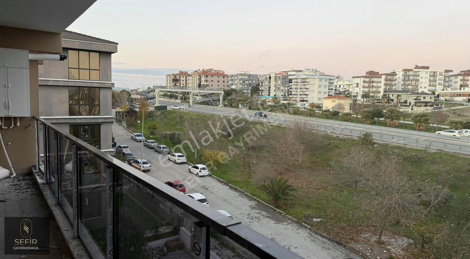 Camıkebır Mahallesinde Ana Cadde Üzerinde Geniş 1+1 - Görsel 17