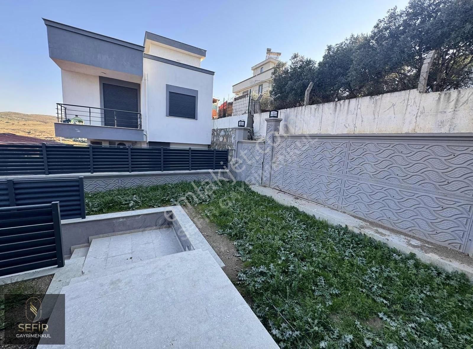 Akarca'da Bahçeli Kullanışlı 3+2 Sıfır Villa - Görsel 14