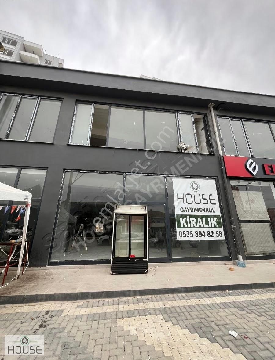 House Gayrimenkulden Atatürk Caddesinde Kiralık Dükkan - Görsel 8