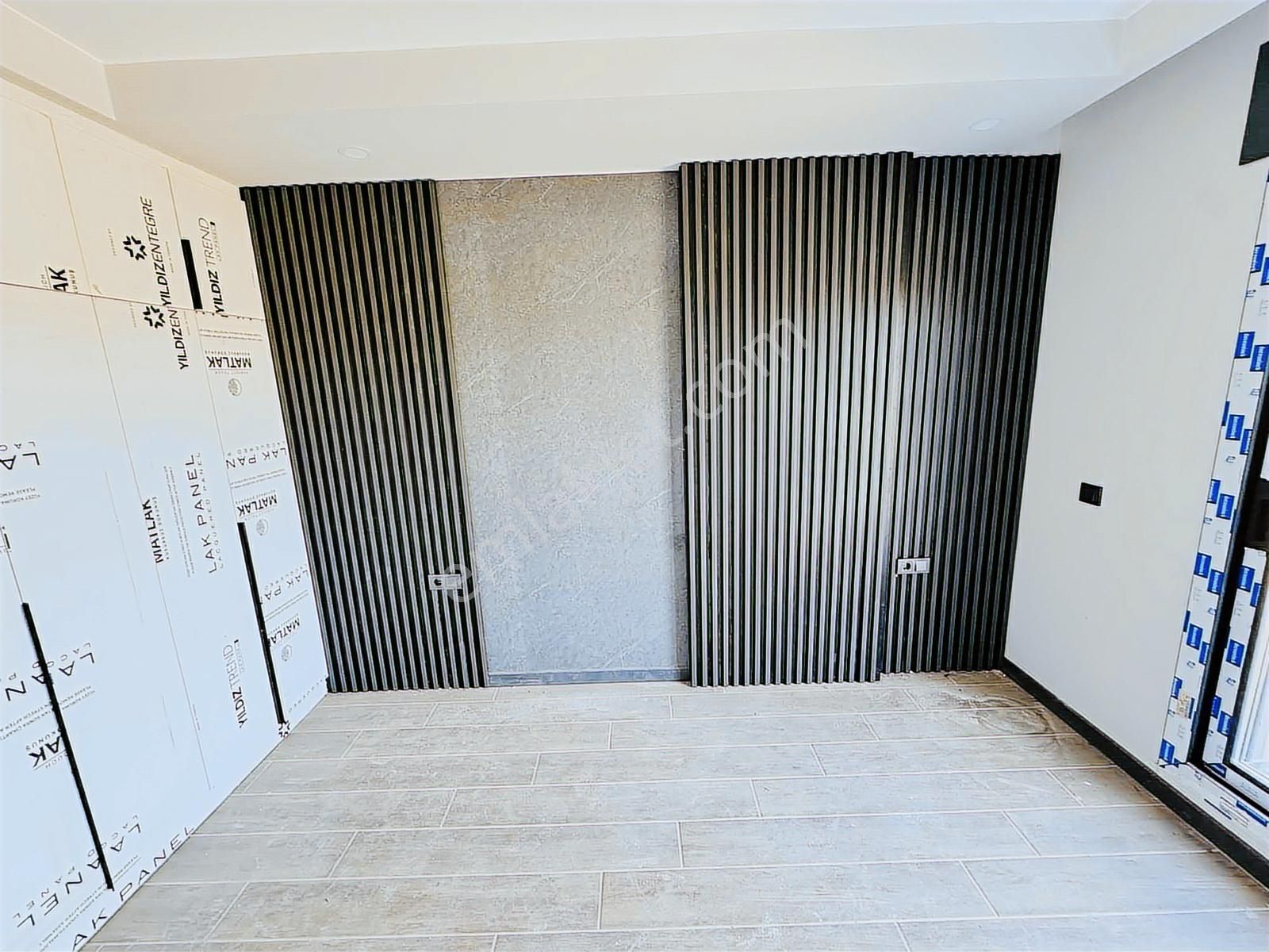 Kuşadası Güzelçamlı'da Havuzlu Satılık 2+1 Bahçeli Daire - Görsel 13