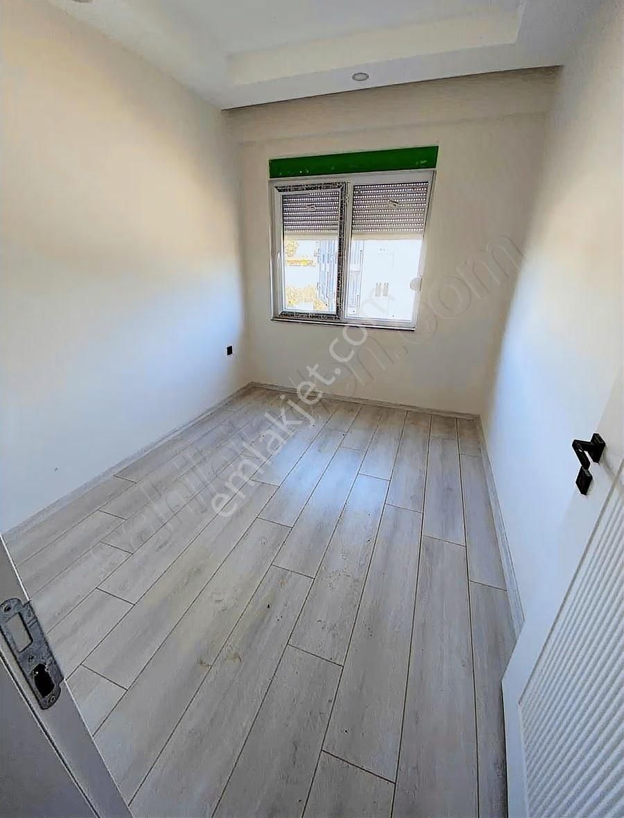 Ilıca Mahallesi'nde 2 + 1 Üçüncü Kat Havuzlu Dairemiz Kiralıktır - Görsel 3