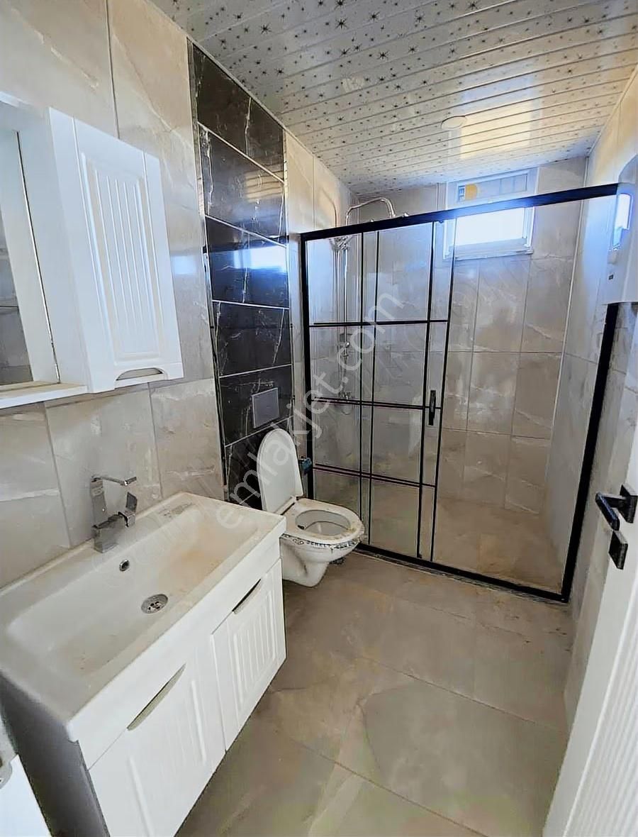 Ilıca Mahallesi'nde 2 + 1 Üçüncü Kat Havuzlu Dairemiz Kiralıktır - Görsel 4