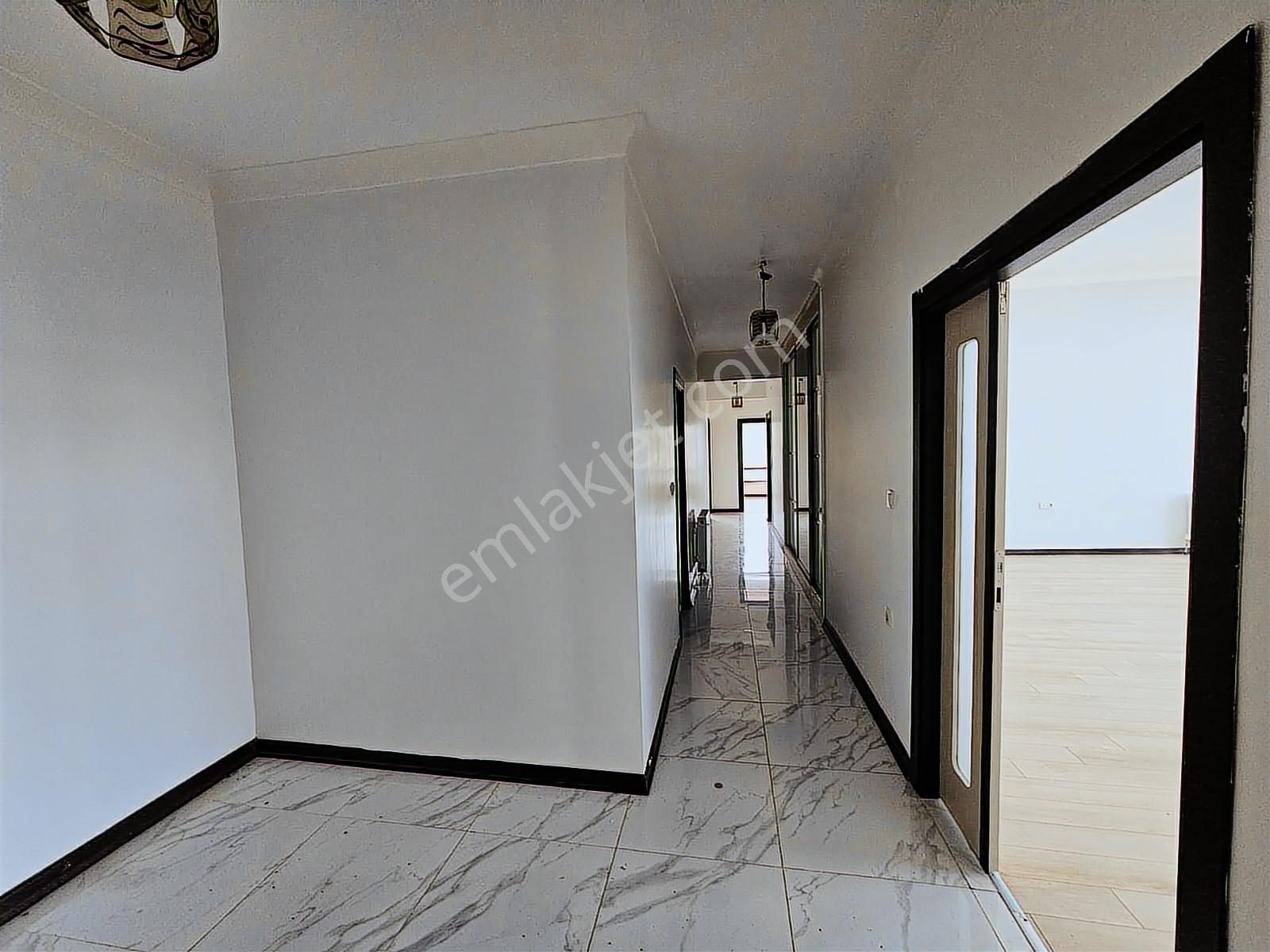 Bağlıca'da Merkezi Konumda , Boyalı Masrafsız Kiralık 4+1 Daire - Görsel 18