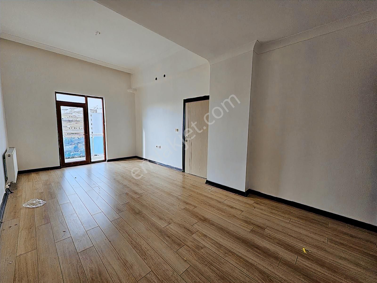 Bağlıca'da Merkezi Konumda , Boyalı Masrafsız Kiralık 4+1 Daire - Görsel 22