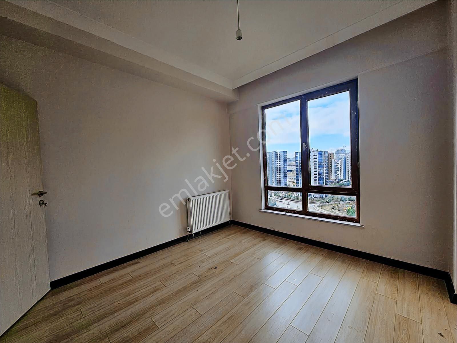 Bağlıca'da Merkezi Konumda , Boyalı Masrafsız Kiralık 4+1 Daire - Görsel 2