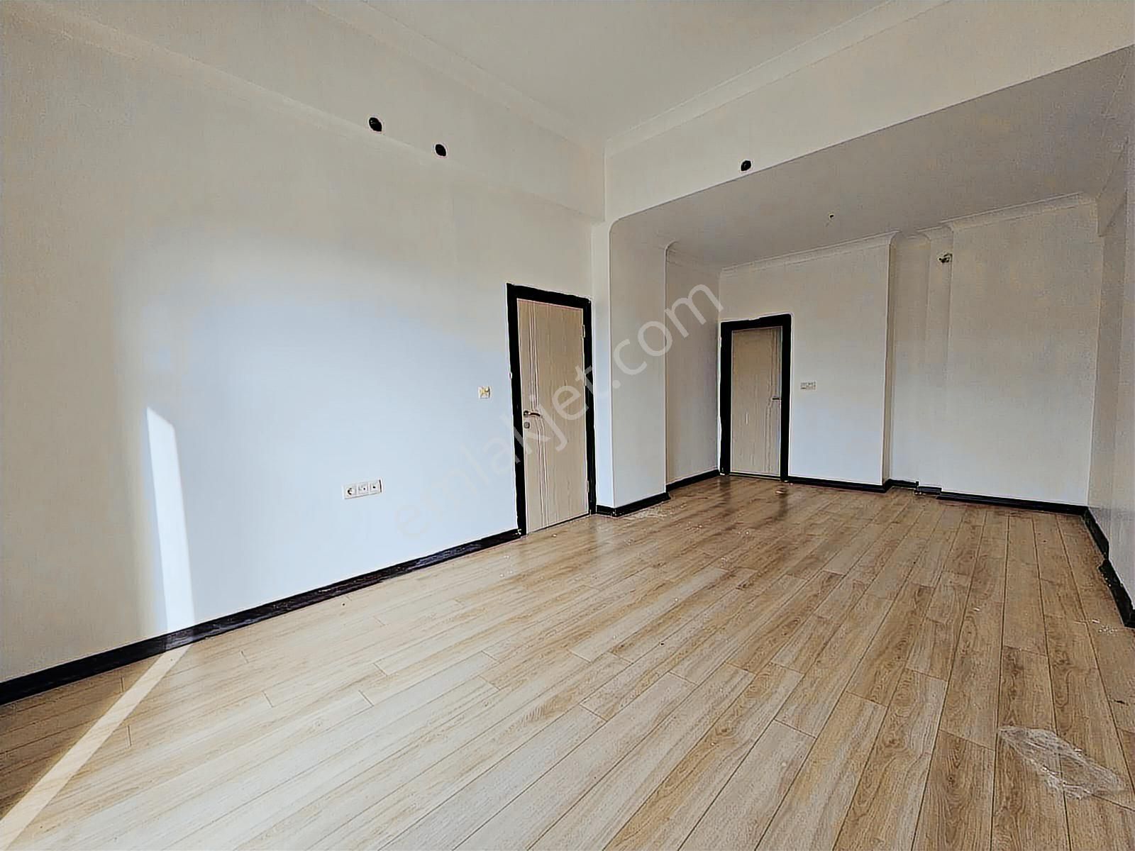 Bağlıca'da Merkezi Konumda , Boyalı Masrafsız Kiralık 4+1 Daire - Görsel 23