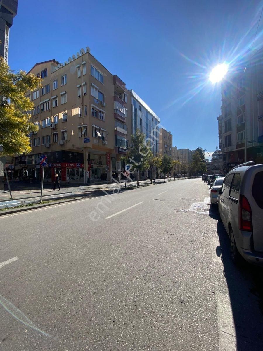 Merkezi Konumda Denize Yürüme Mesafesinde 2+1 Geniş Daire - Görsel 14