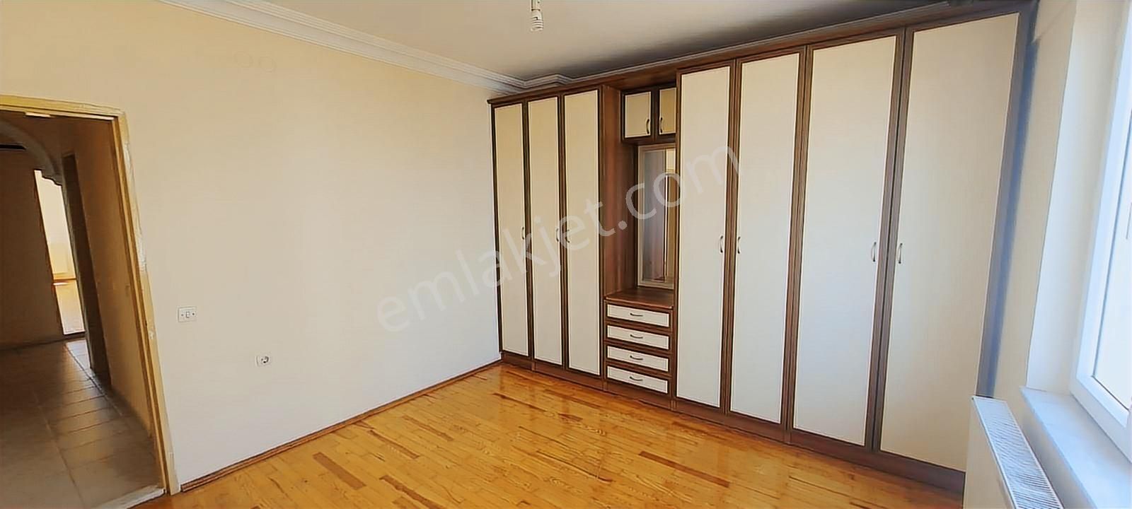 Deniz Ve Şehir Manzaralı Tramwaya Yürüme Mesafesinde Doğalgazlı - Görsel 4