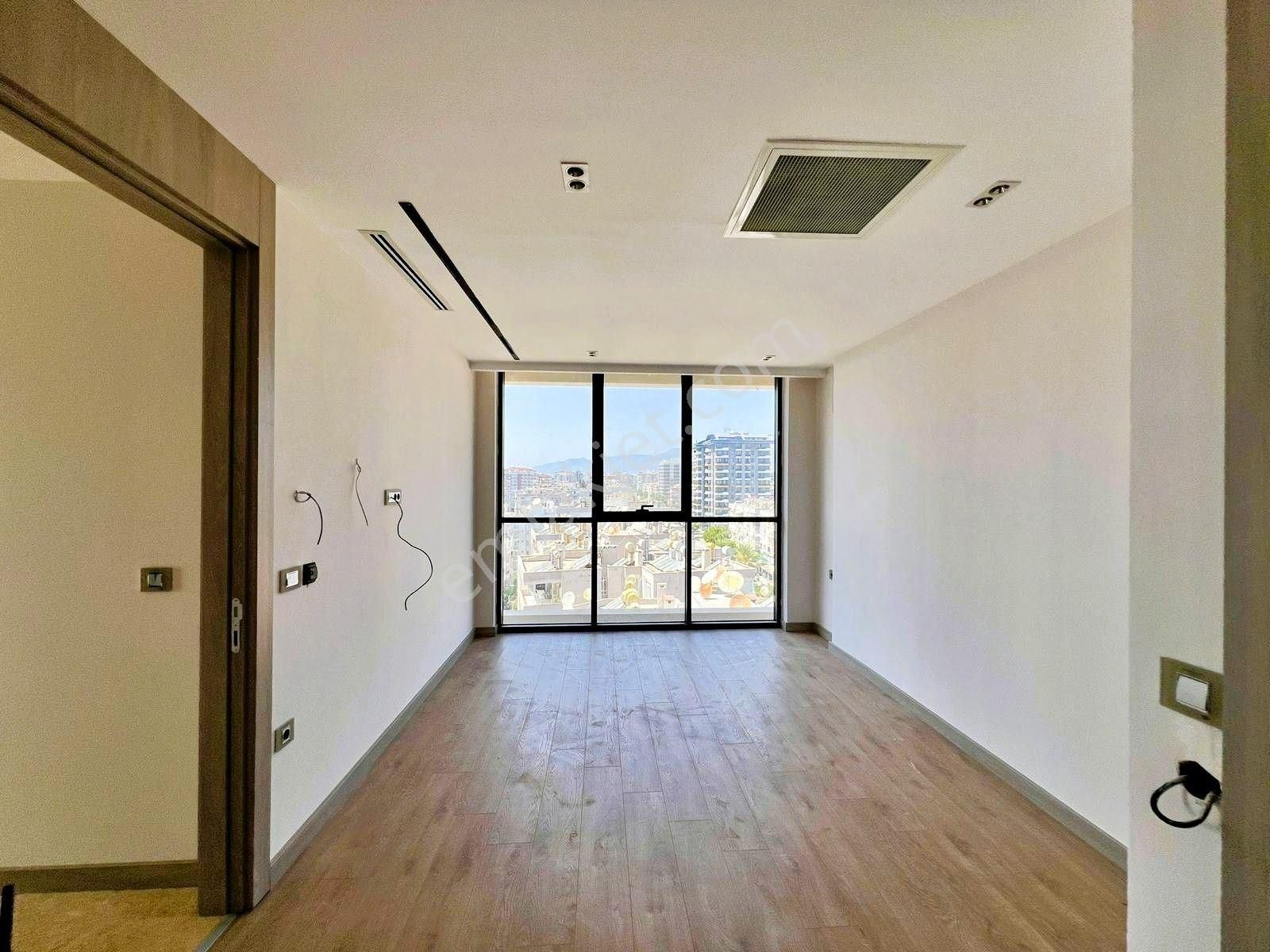 Alanya Mahmutlarda Denize Sıfır, Eşsiz Manzaralı 2+1 Lüks Daire - Görsel 9