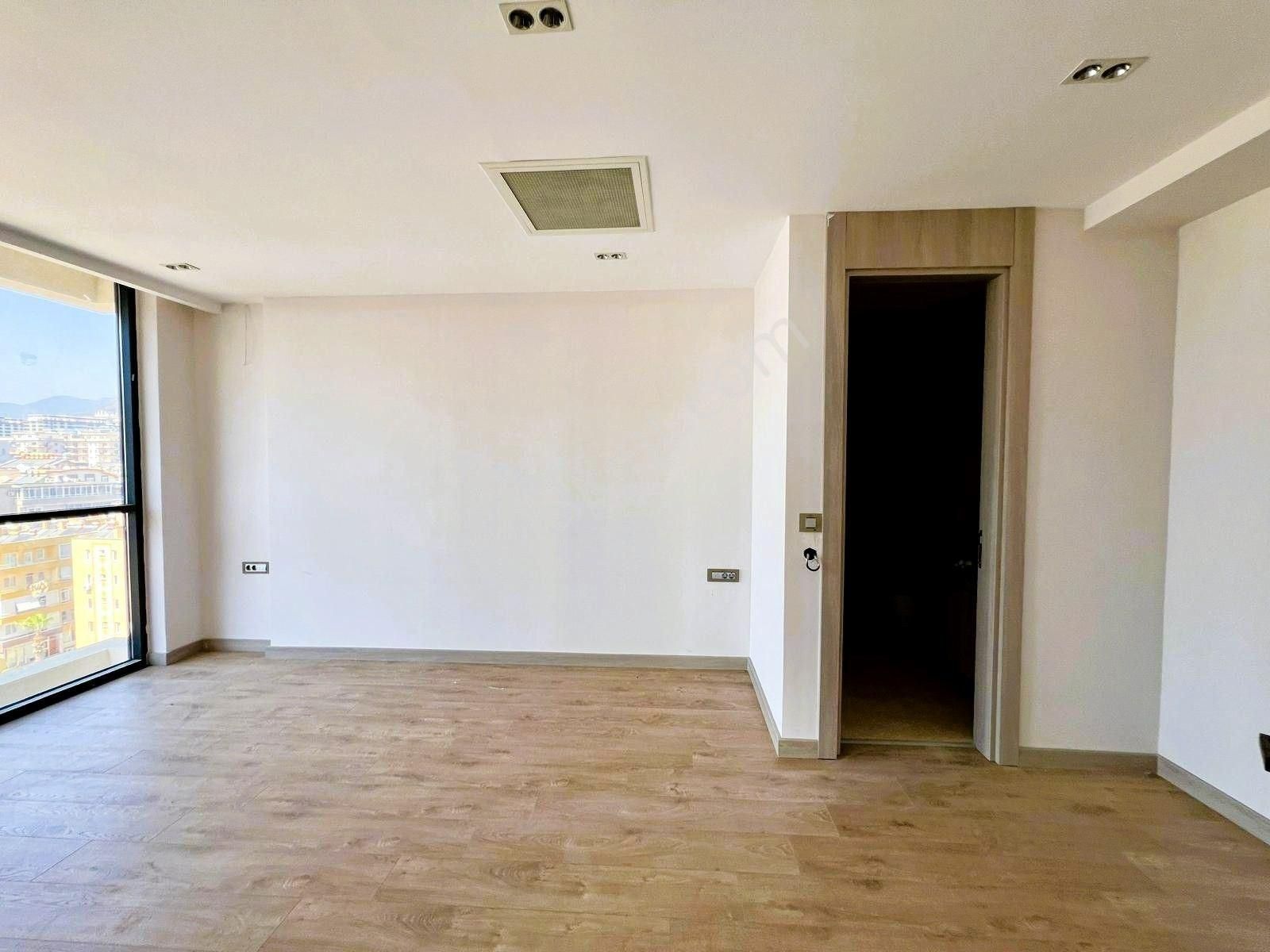 Alanya Mahmutlarda Denize Sıfır, Eşsiz Manzaralı 2+1 Lüks Daire - Görsel 8
