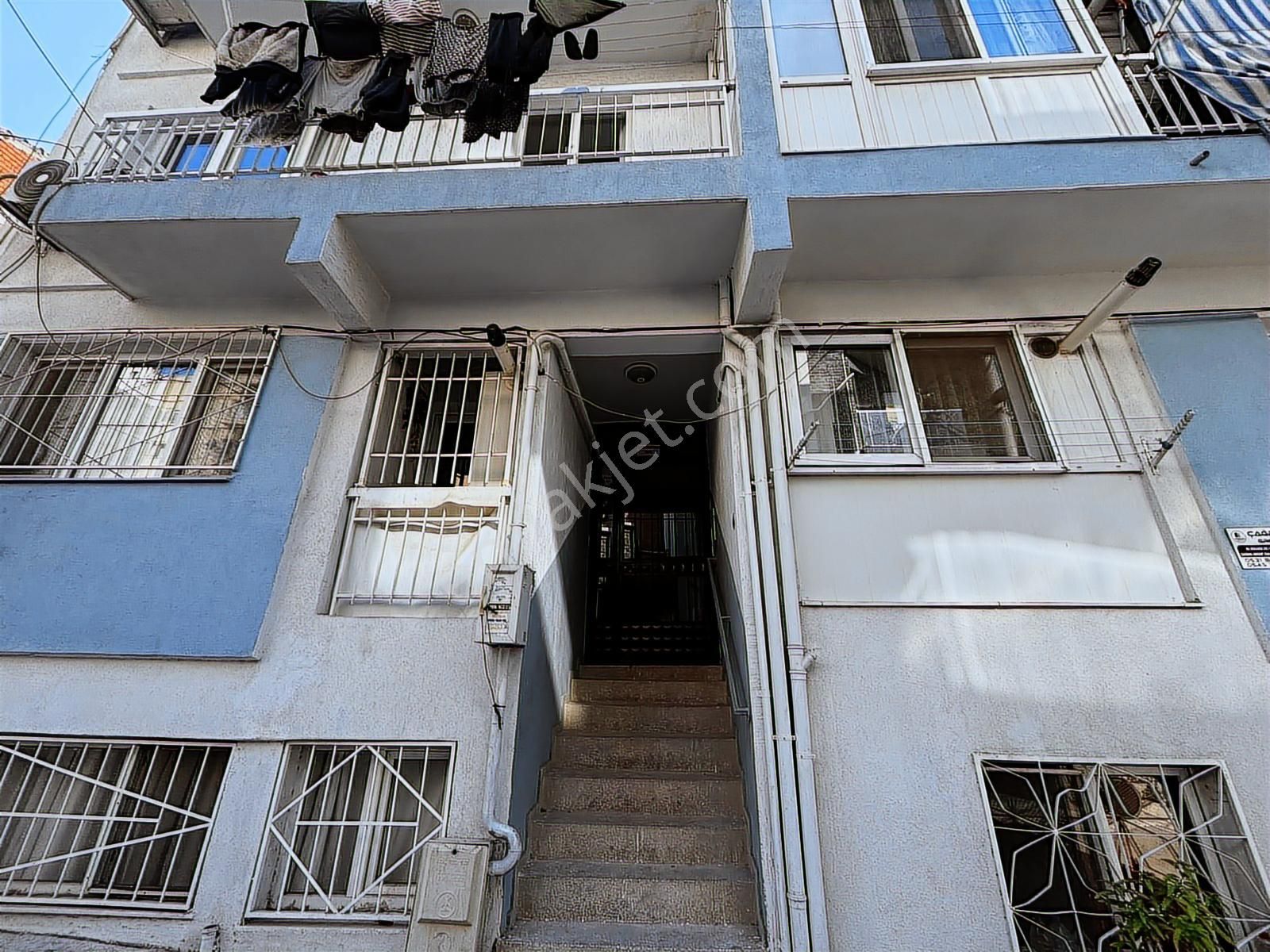 İzmir Bayraklıda Merkezi Konumda Satılık 1+1 Daire - Görsel 3