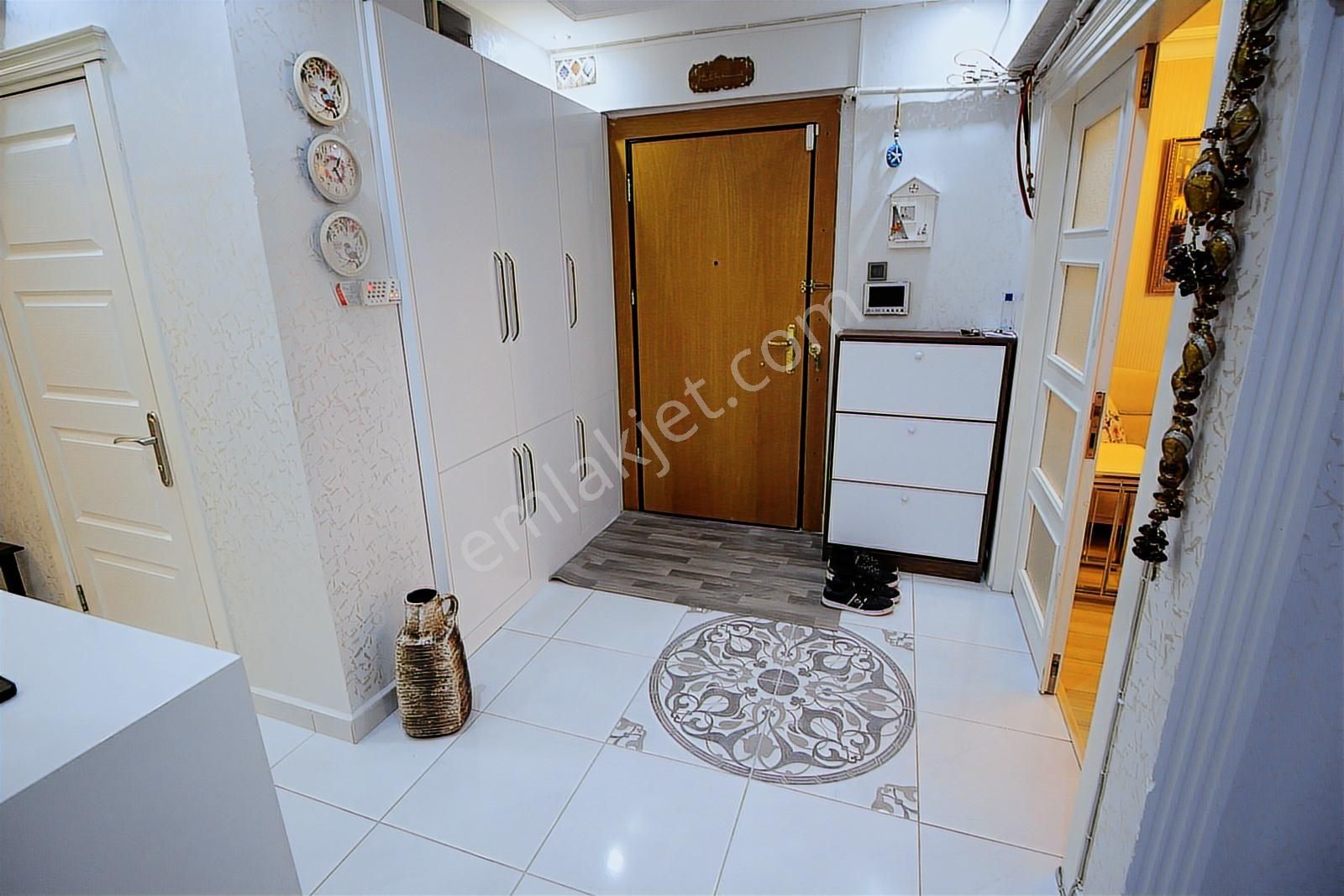 İdealtepede Sahile Yakın İçi Yenilenmiş Harika 3+1 Fırsat Daire - Görsel 10