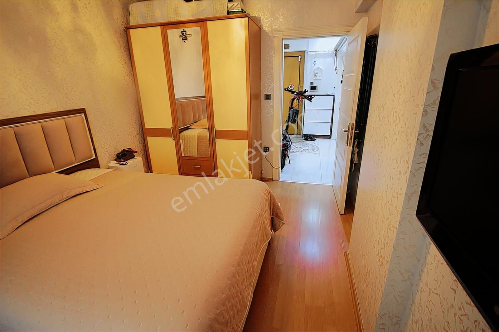 İdealtepede Sahile Yakın İçi Yenilenmiş Harika 3+1 Fırsat Daire - Görsel 13