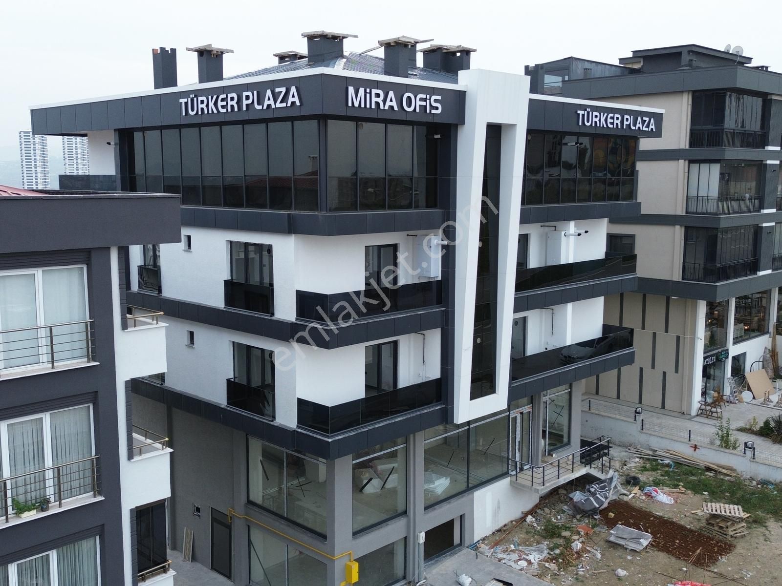 Yağmur Emlak'tan Alaçam Caddesinde Kiralık 1+1 Lüks Ofis