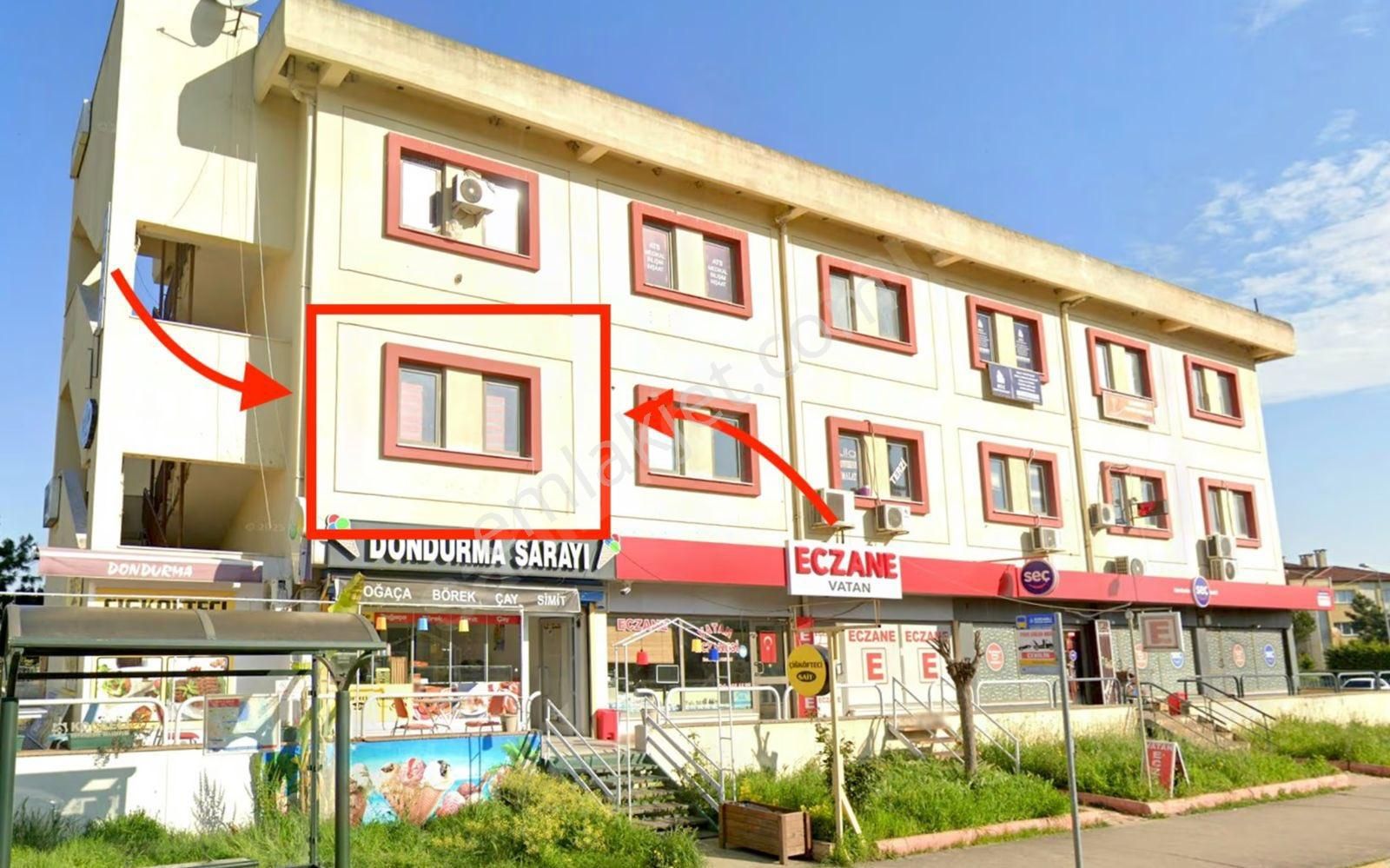 Başiskele Yeniköyde İş Merkezinde 40 M² Net Ofis