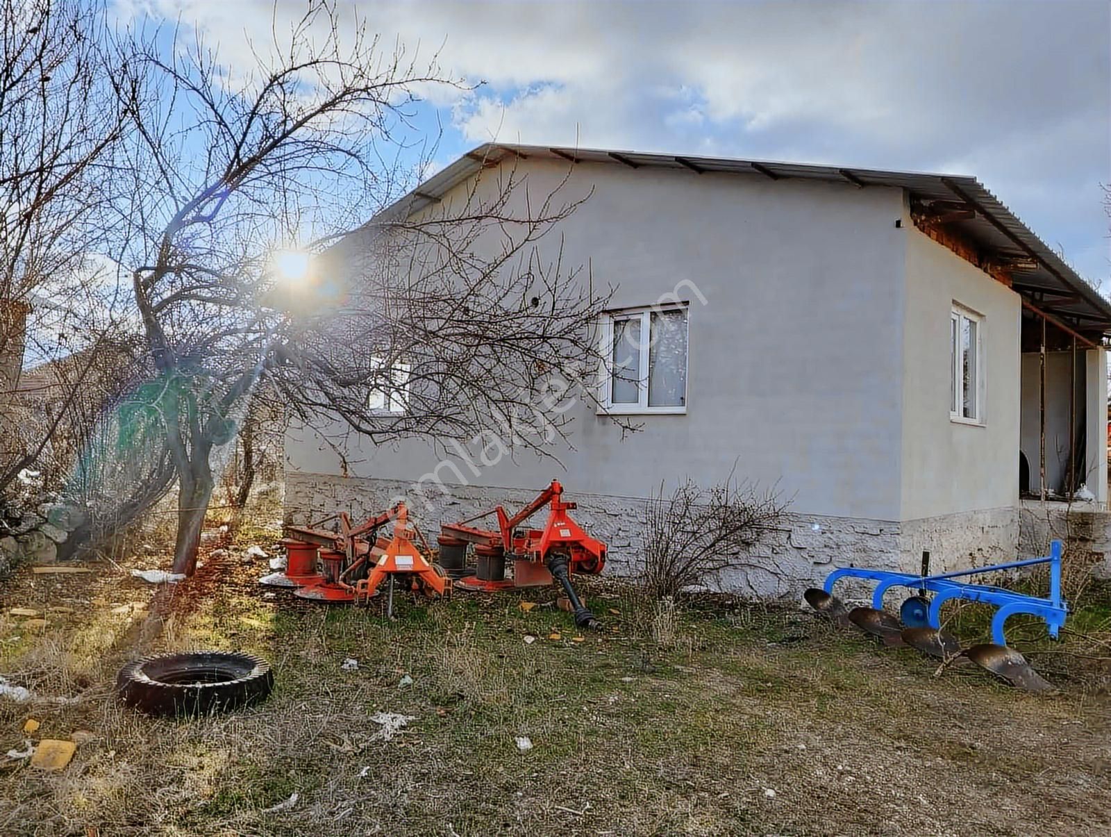 Ruhsatlı İskanlı 1044m Arsa İçinde 120m Yeni Yapılı Ev - Görsel 2