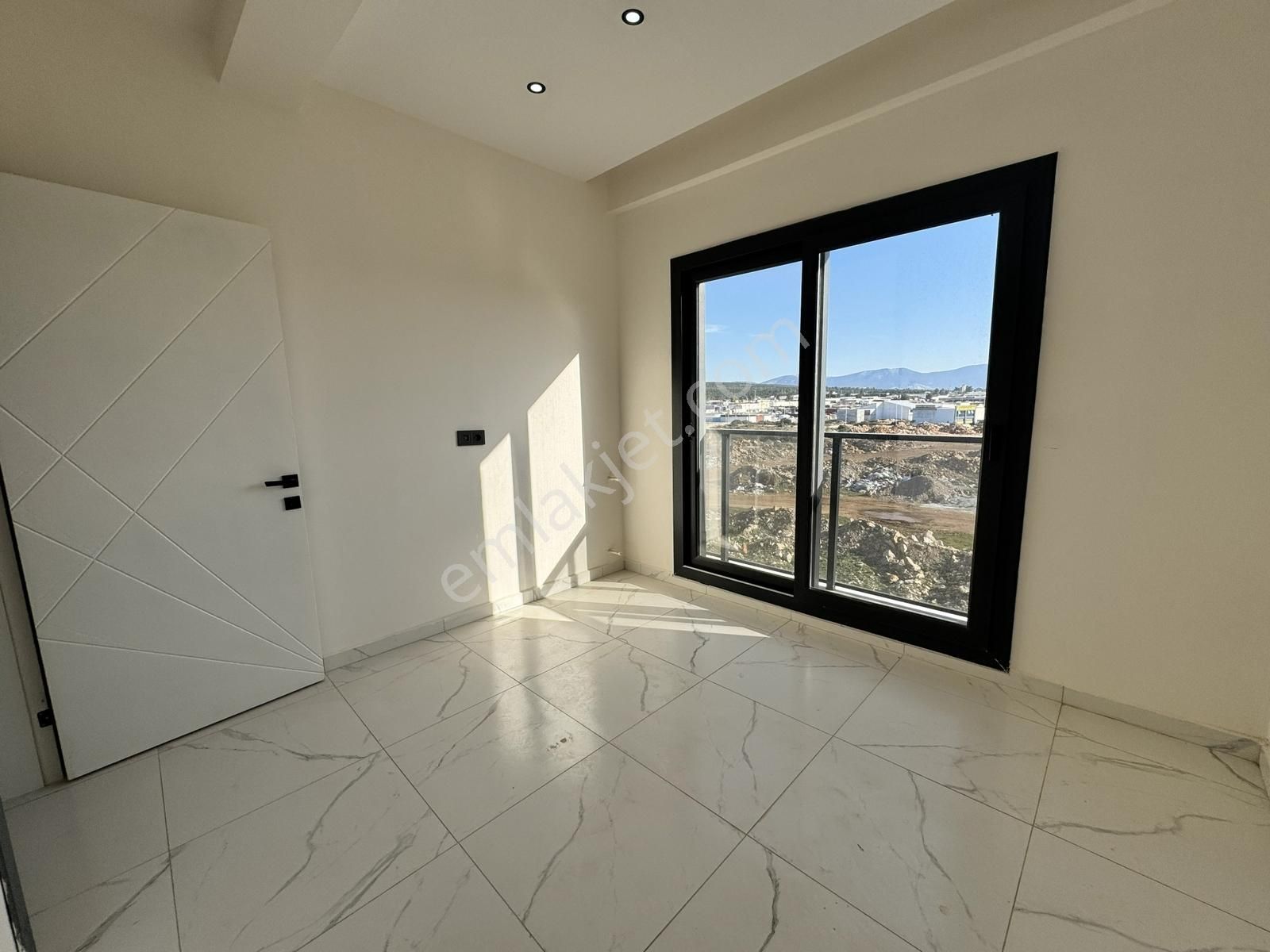 Didimde Satılık Havuzlu Güvenlikli Sitede Uygun Fiyata 1+1 Daire - Görsel 11