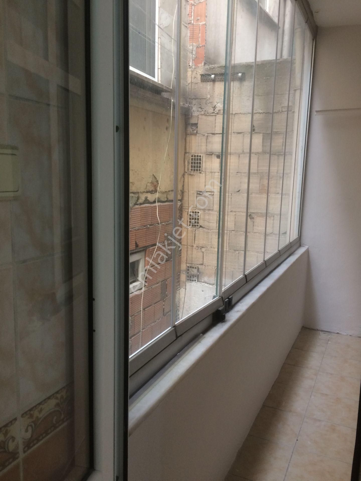 2+1 Daire ; Aile Apartmanında Merkezi Konuma Sahip ....sahibinden... - Görsel 6