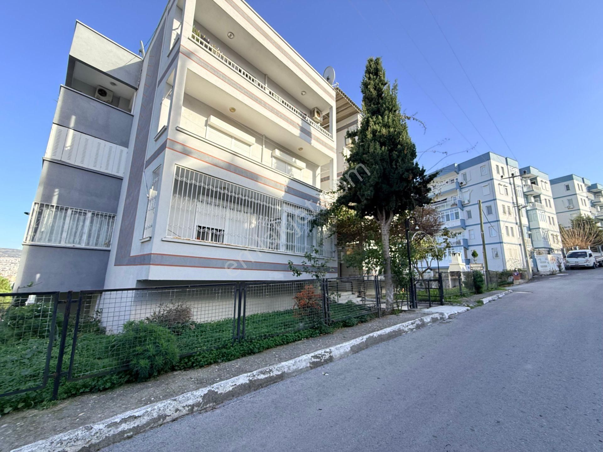 Aclass'dan Merkezı Konumda-sahıle Yakın-kısmi Manzaralı-doğalgazlı-masrafsız Acıl Satılık 3+1 - Görsel 3