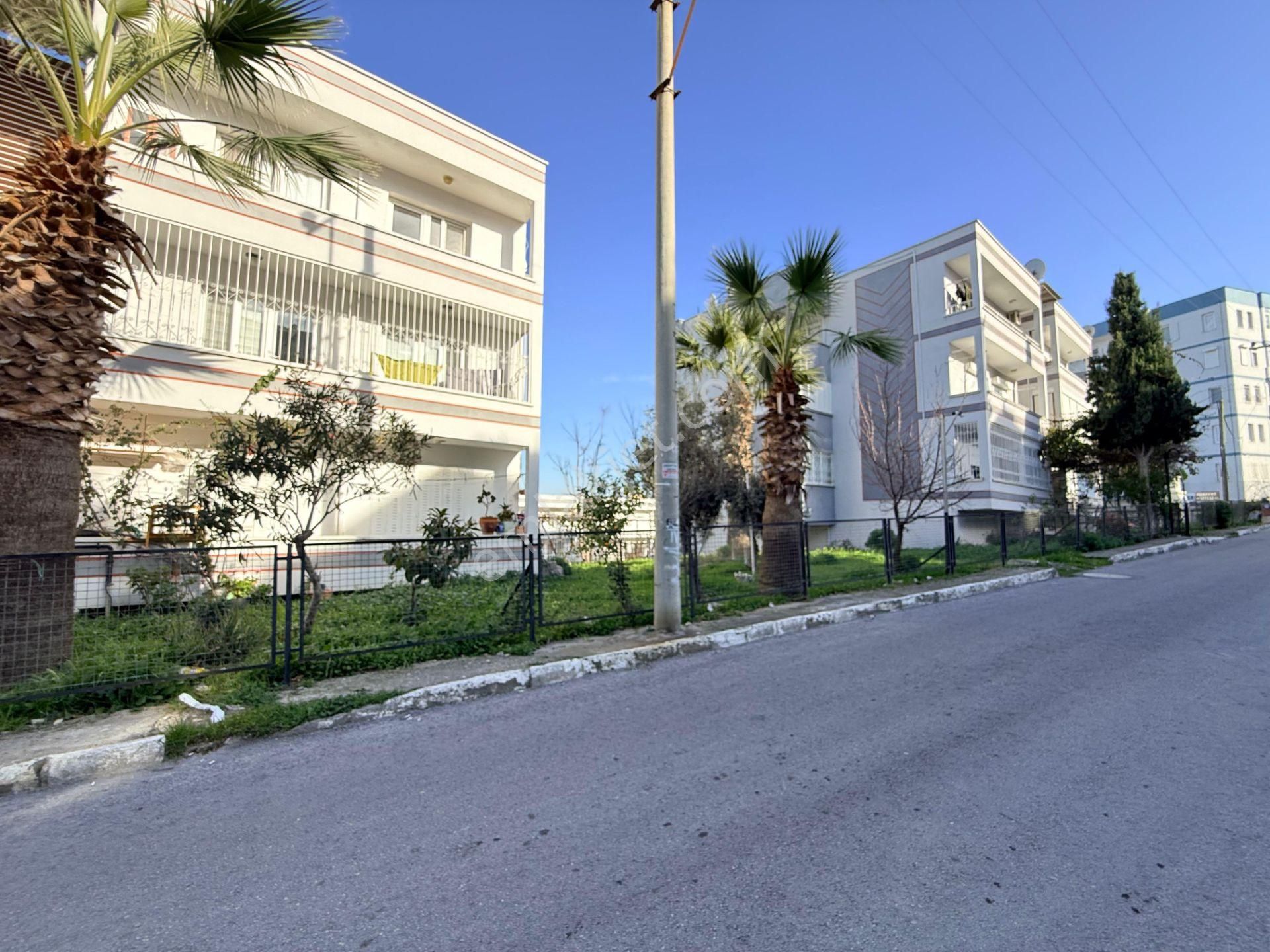 Aclass'dan Merkezı Konumda-sahıle Yakın-kısmi Manzaralı-doğalgazlı-masrafsız Acıl Satılık 3+1