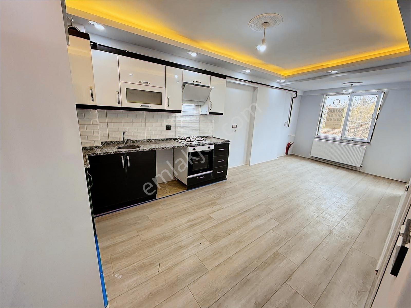 Tuğradan Yatırımlık Balkonlu Geniş 1+1 Son Fırsat Dairesi!!! - Görsel 12