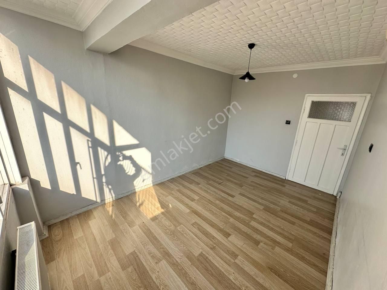 Toros Mah Çukurova Elektrik Civarı Kombi Doğalgazlı 3+1 Oda 150 M2 Daire Satılıktır - Görsel 5