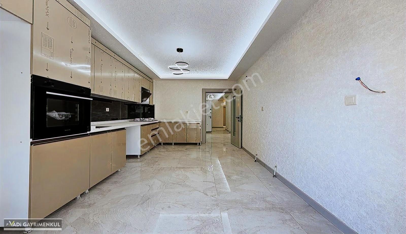 Vadi'den Karakayada Katta Sıfır Full Yapılı Çift Banyo Geniş 4+1 - Görsel 5