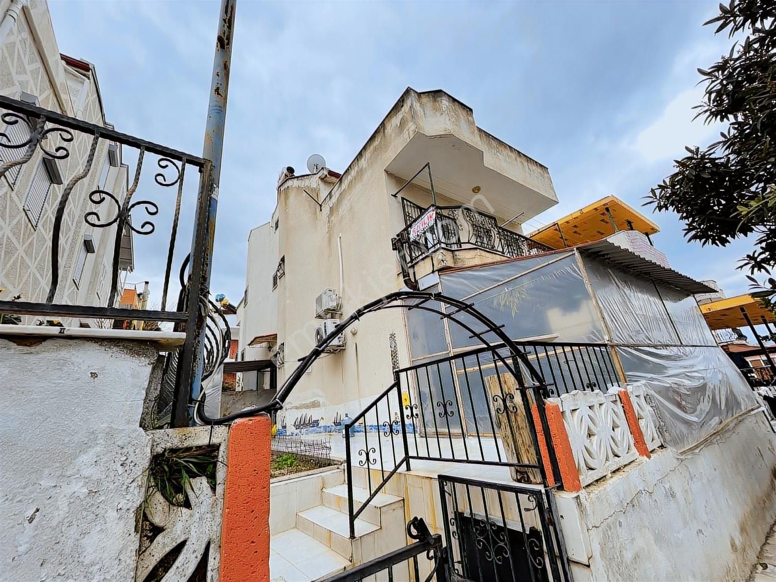 Kuşadası Kadınlar Denizinde Satılık Trıplex 3+1 Villa - Görsel 31