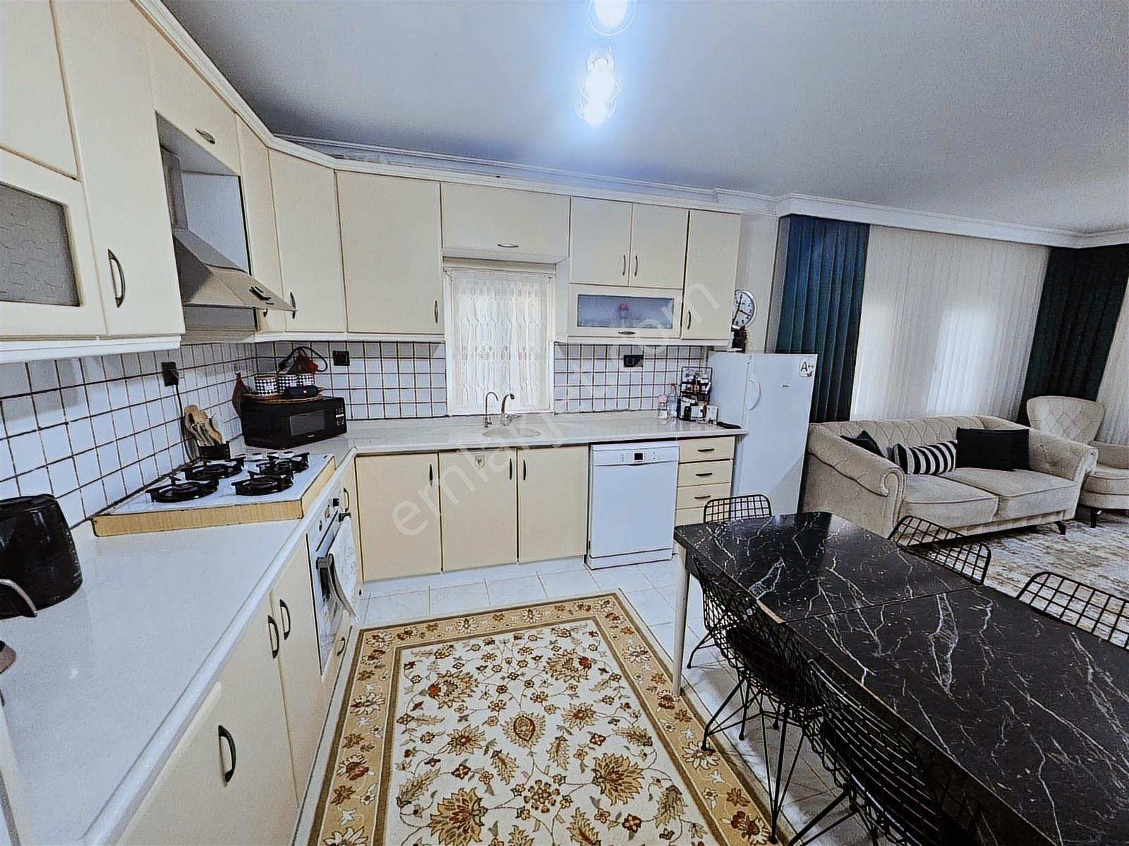 Kuşadası Kadınlar Denizinde Satılık Trıplex 3+1 Villa - Görsel 16