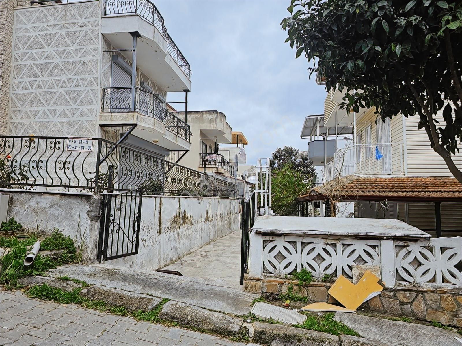 Kuşadası Kadınlar Denizinde Satılık Trıplex 3+1 Villa - Görsel 14