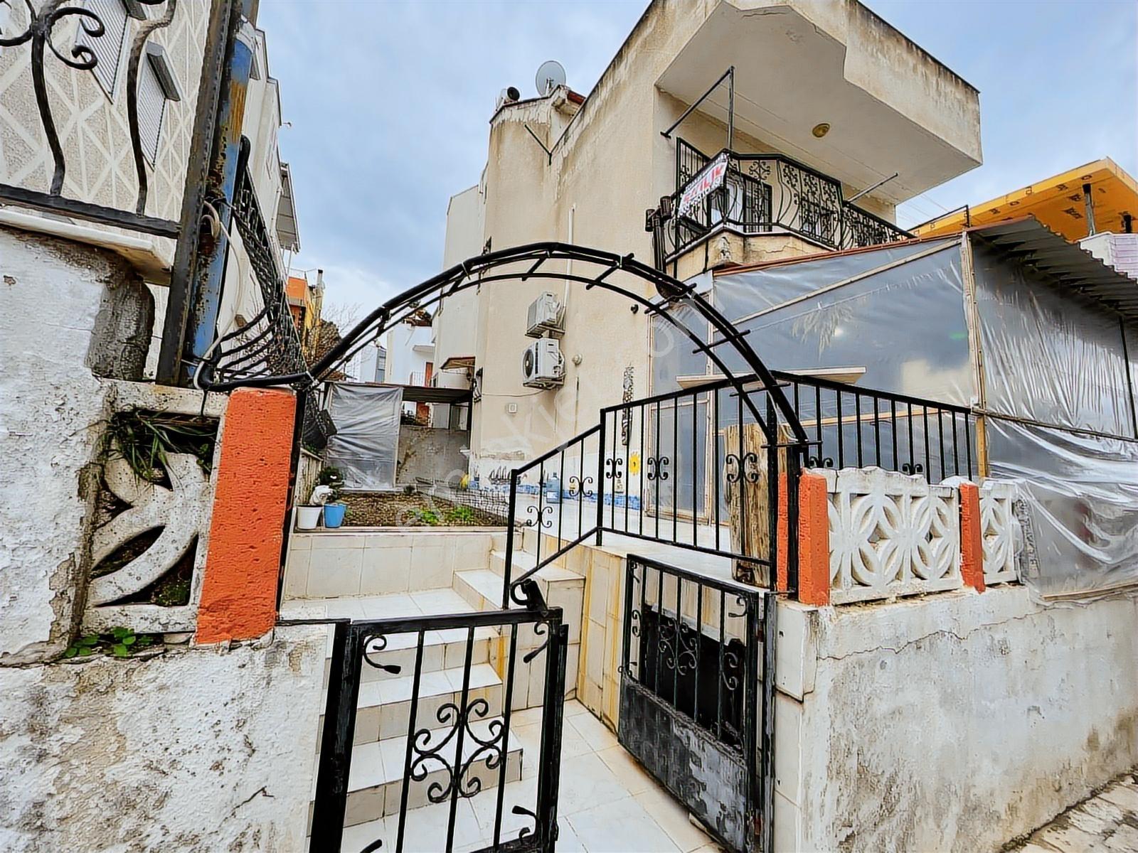 Kuşadası Kadınlar Denizinde Satılık Trıplex 3+1 Villa - Görsel 6