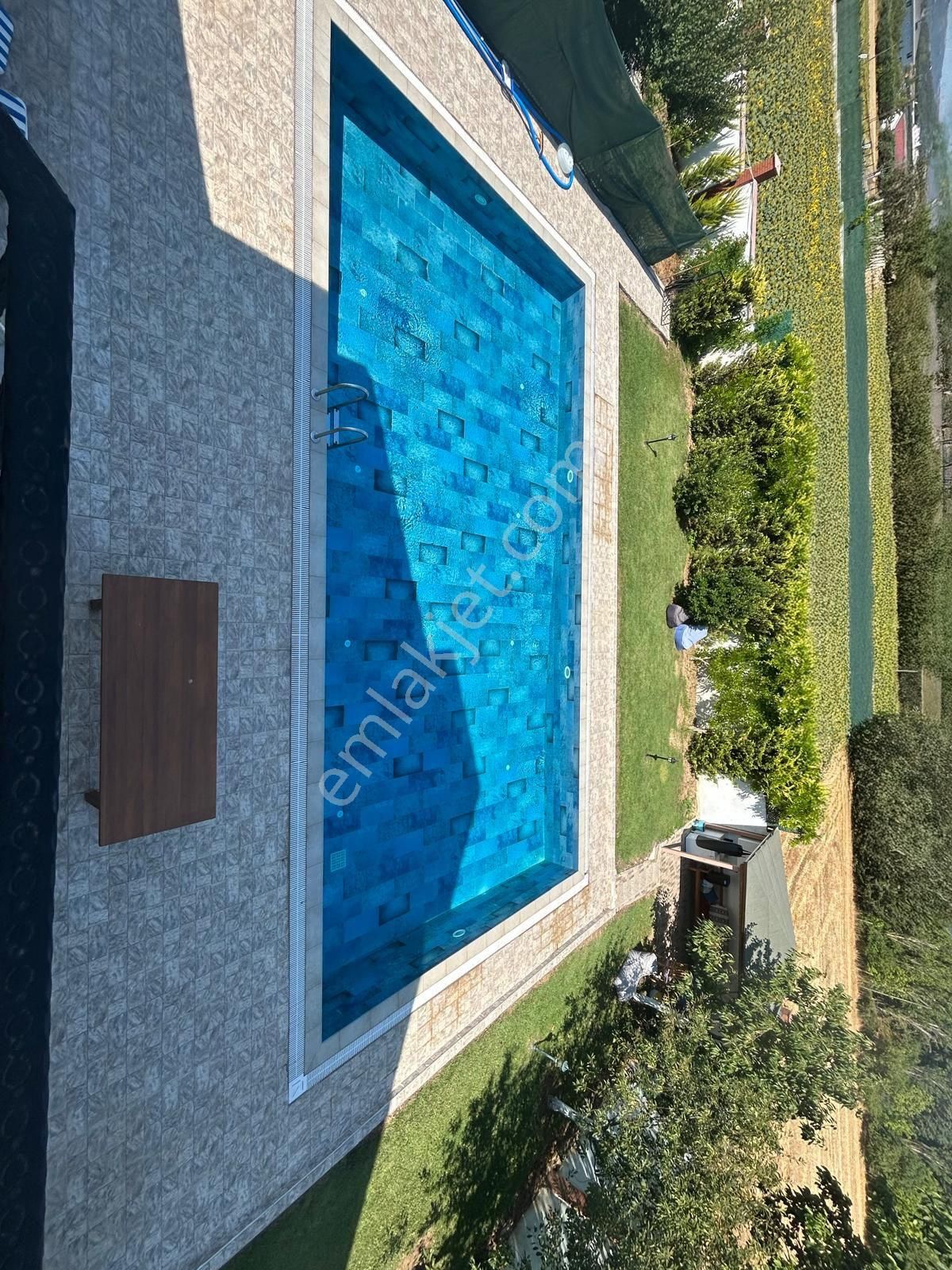 Çatalcada Süper Lüks Villa - Havuzlu, Voleybol Sahası, Bahçeli - Görsel 4