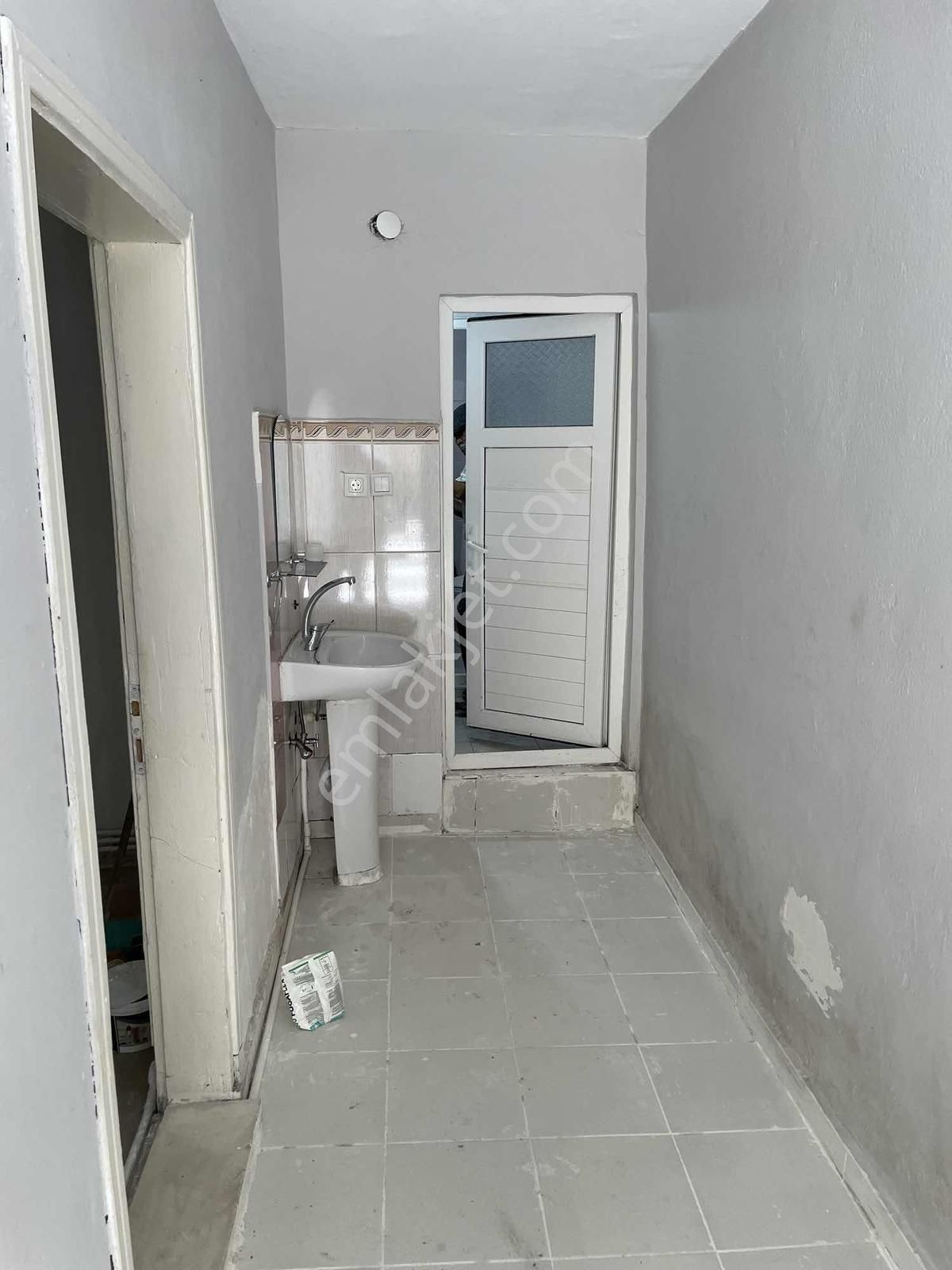Serdivan Hızırılyas Tepesinde Saskı Depo Arkası Bahçeli - Görsel 12