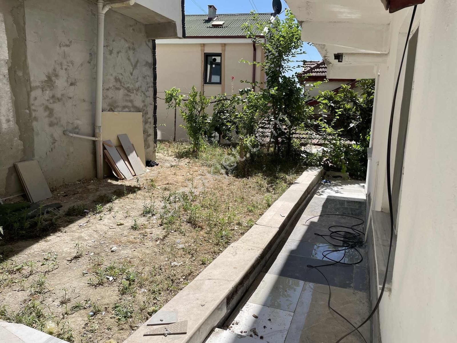 Serdivan Hızırılyas Tepesinde Saskı Depo Arkası Bahçeli - Görsel 14