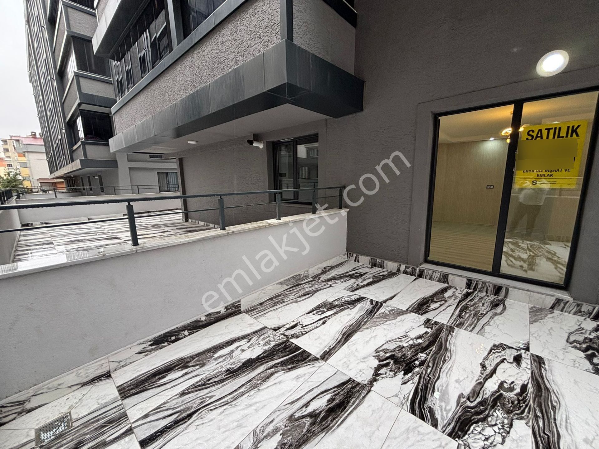 **eryıldız İnşaat**kendi Mülkümüz**çarşı İçinde Ful+ful Büyük Teraslı Ultra Lüx 1+1 Daire - Görsel 13