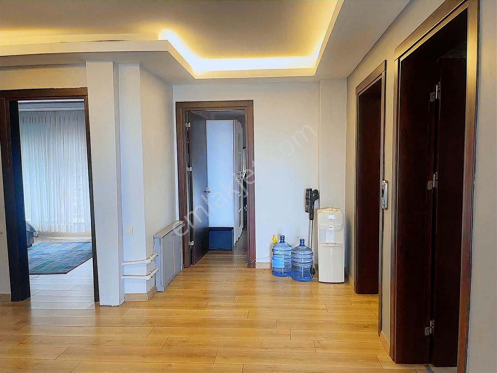 Büyükçekmece Satılık Müstakil Havuzlu 6+2 Eşyalı Asansörlü Villa - Görsel 33