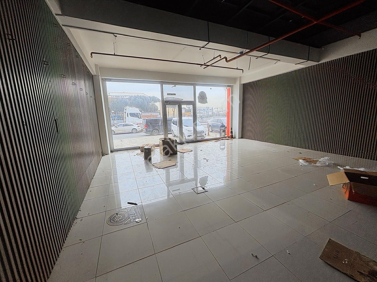 İkitelli Osb Beyaz Tower Da Cadde Cepheli İşyeri - Görsel 3