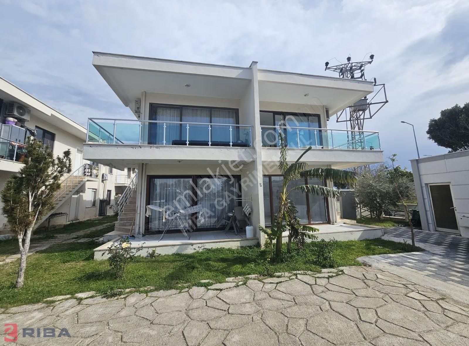 Ibrahım Barak'tan Kunduda Havuzlu Sıtede Esyalı 1+1