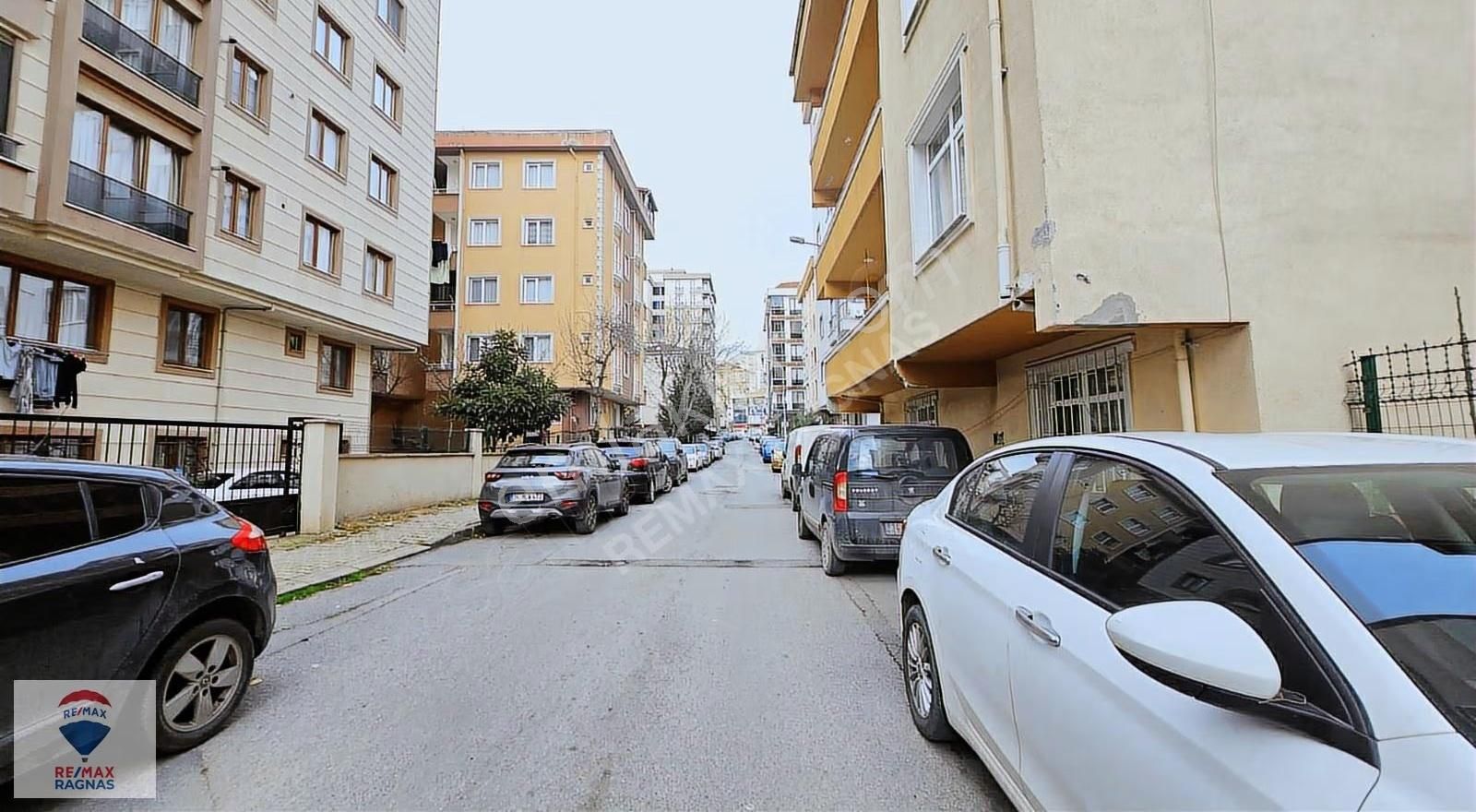 Çekmeköy Taşdelen 2+1 Daire Bahçeli 80m² İskanlı Satılık - Görsel 2