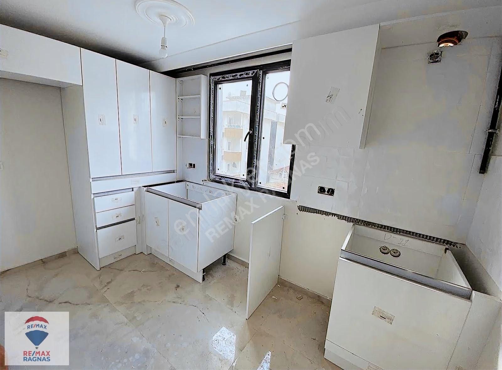 Çekmeköy Aydınlar Mah. Üst Dubleks K.otoparklı 2+1 165m² Daire - Görsel 2