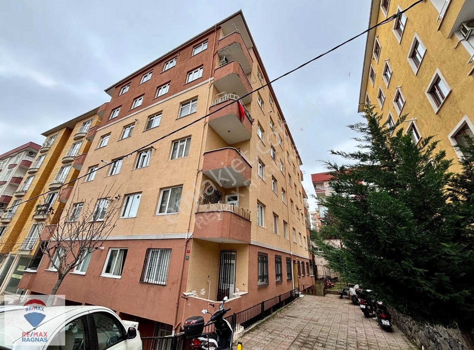 Merkezi Lokasyonda Geniş 70 M2 Net Kullanımlı 2+1 Kiralık Daire