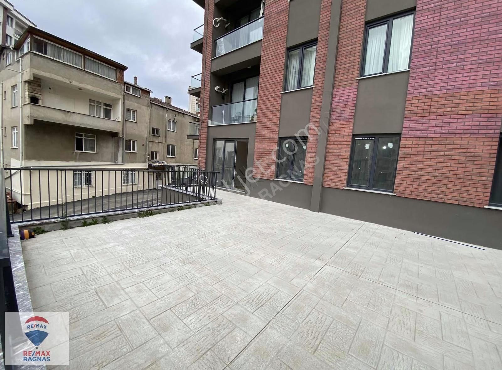 Kartal Orijin Sitesinde Sıfır 2+1 Bahçeli Otoparklı Manzaralı - Görsel 16