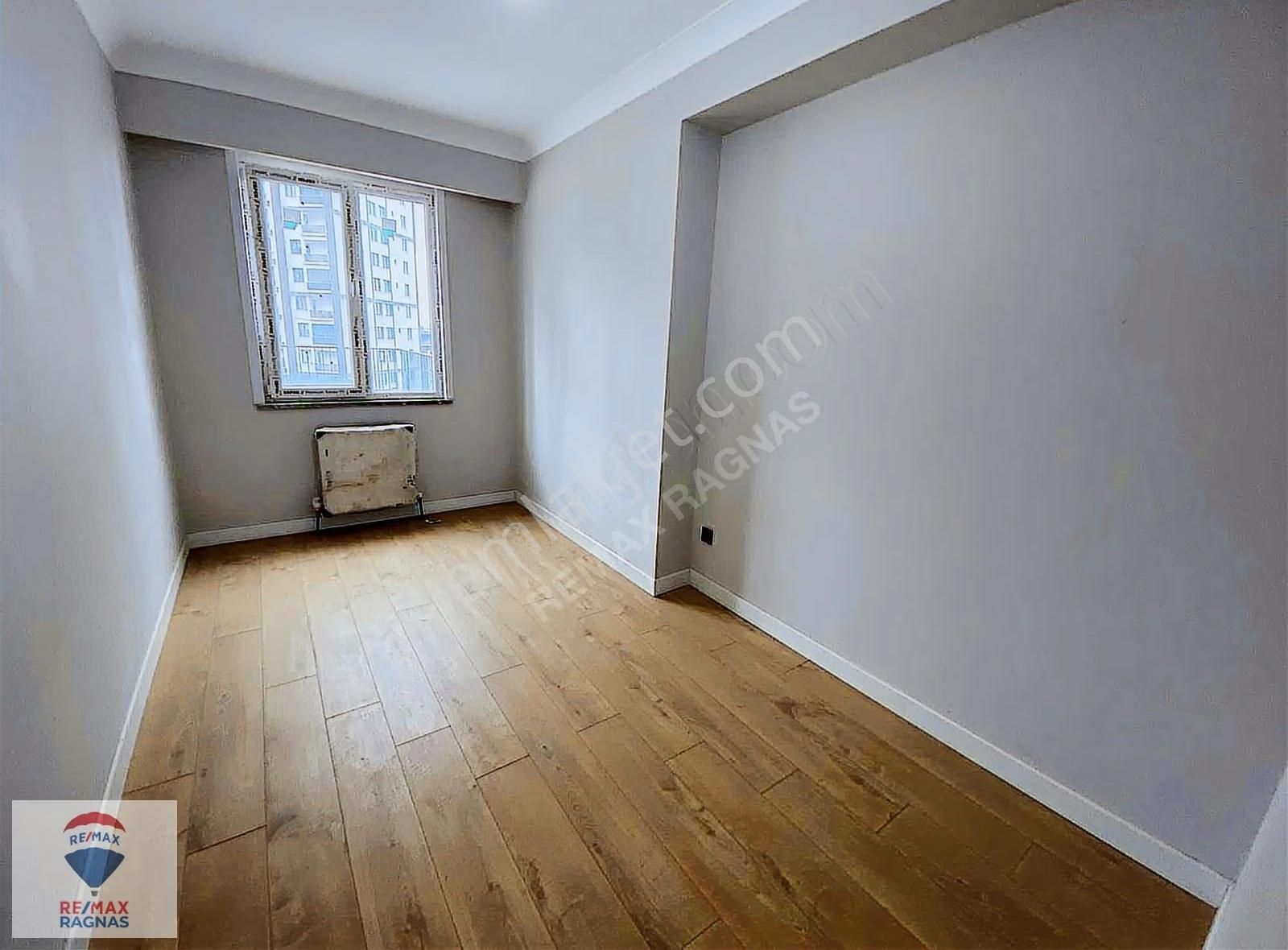 Kartal Orijin Sitesinde Sıfır 2+1 Bahçeli Otoparklı Manzaralı - Görsel 25