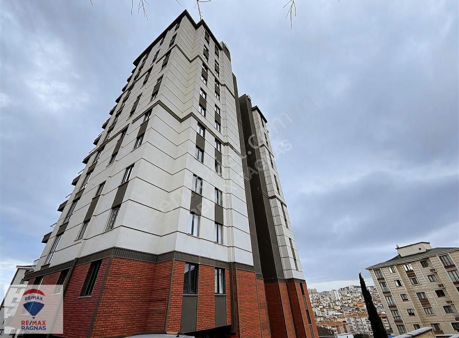 Kartal Orijin Sitesinde Sıfır 2+1 Bahçeli Otoparklı Manzaralı - Görsel 10